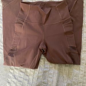 Lululemon crop mesh legging size 4